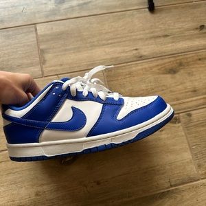 WORN ONCE LOW-RISE NIKE DUNKS